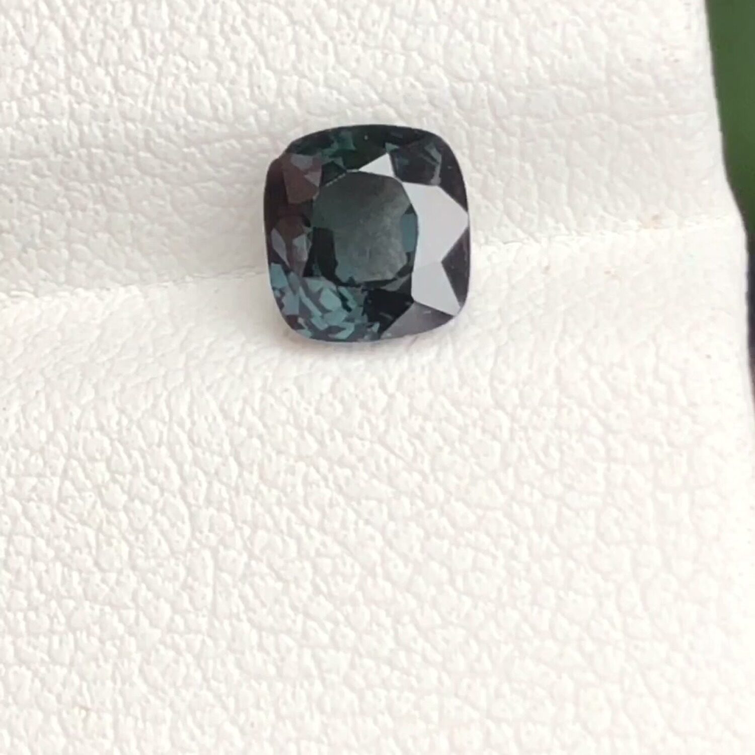 1.145克拉 缅甸金属灰尖晶石 枕方切工 戒面裸石