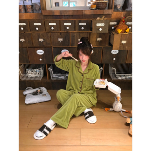 牛油果绿色德绒睡衣女秋冬季2026新款慵懒风开衫家居服套装可外穿