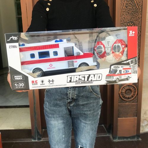 仿真儿童男孩救护车巴士电动玩具