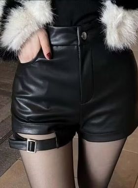 设计感小众镂空扣带洗水皮短裤女秋冬季新款气质修身显瘦黑色裤子