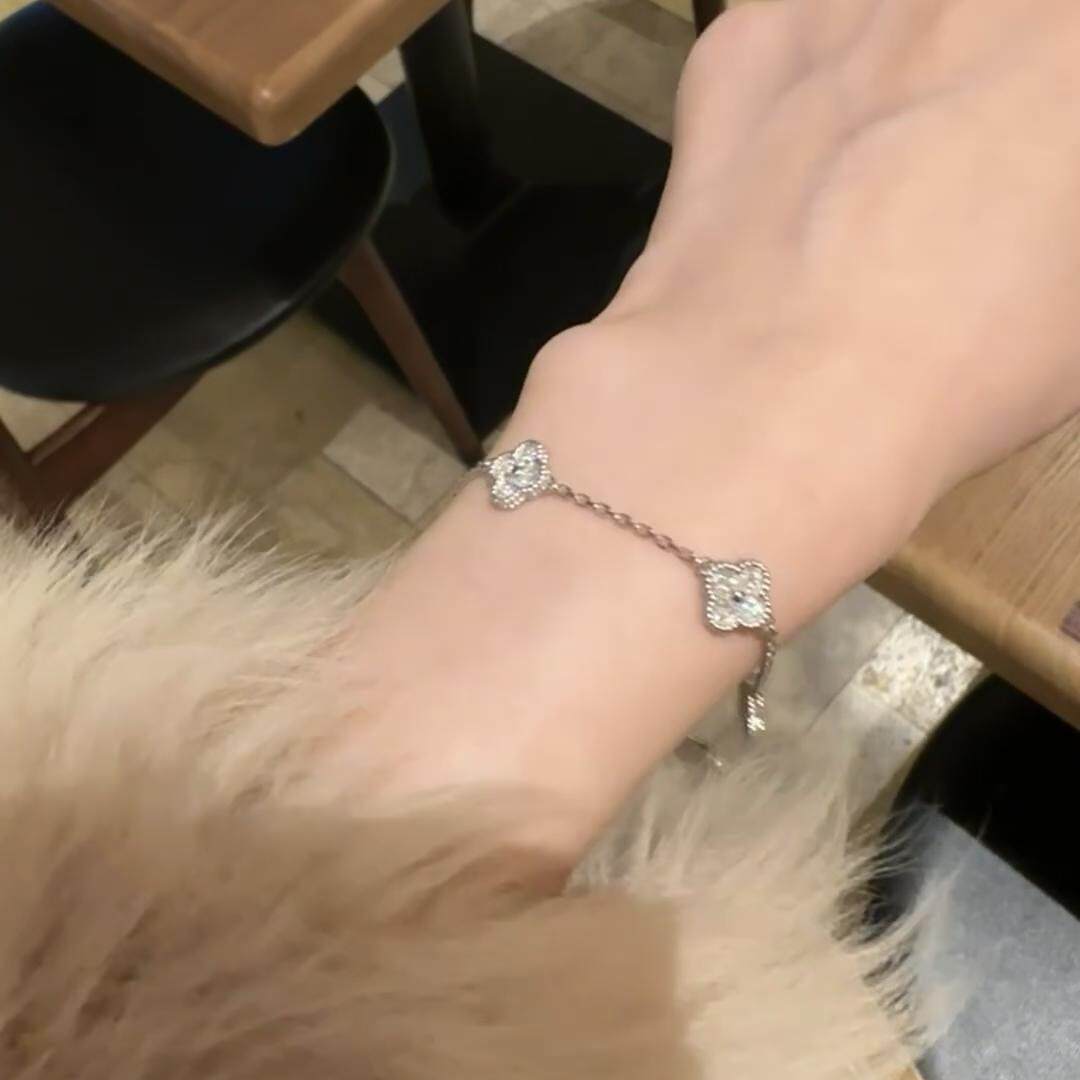 四叶花草满钻手链闪钻轻奢潮