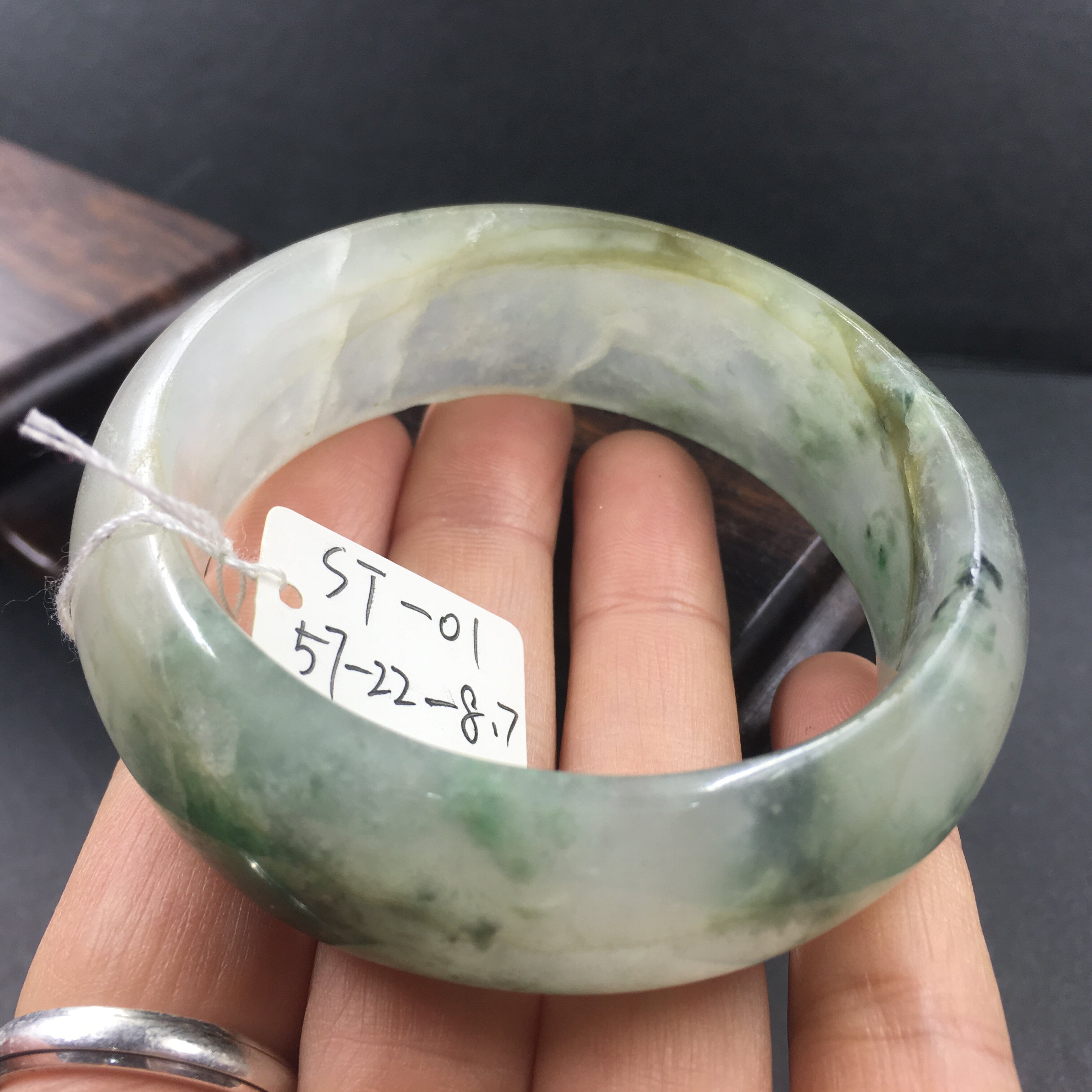 欧婷珠宝 水沫玉钠长石飘花手镯 水沫子特价手镯