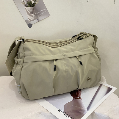 柔软超轻大容量多隔层包包