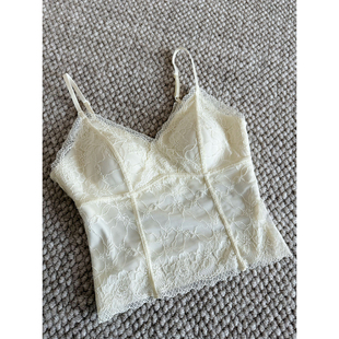 Even一雯 韩系高智感精致百搭日常带胸垫蕾丝吊带上衣 蕾丝密语