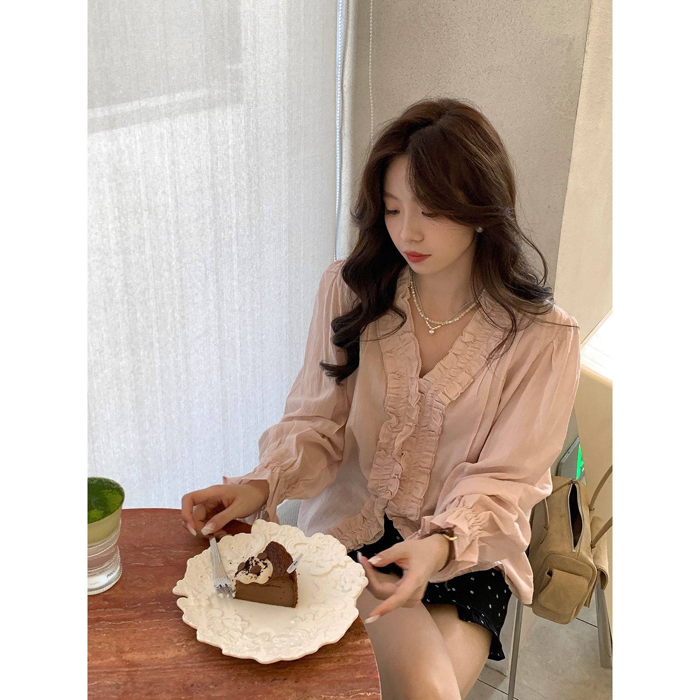 Even一雯【桃汽蓝调】韩系高智早秋法式温柔气质木耳花边衬衫上衣