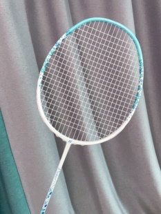 零售价600元 5U超轻全碳素KLINT卡林P11羽毛球拍