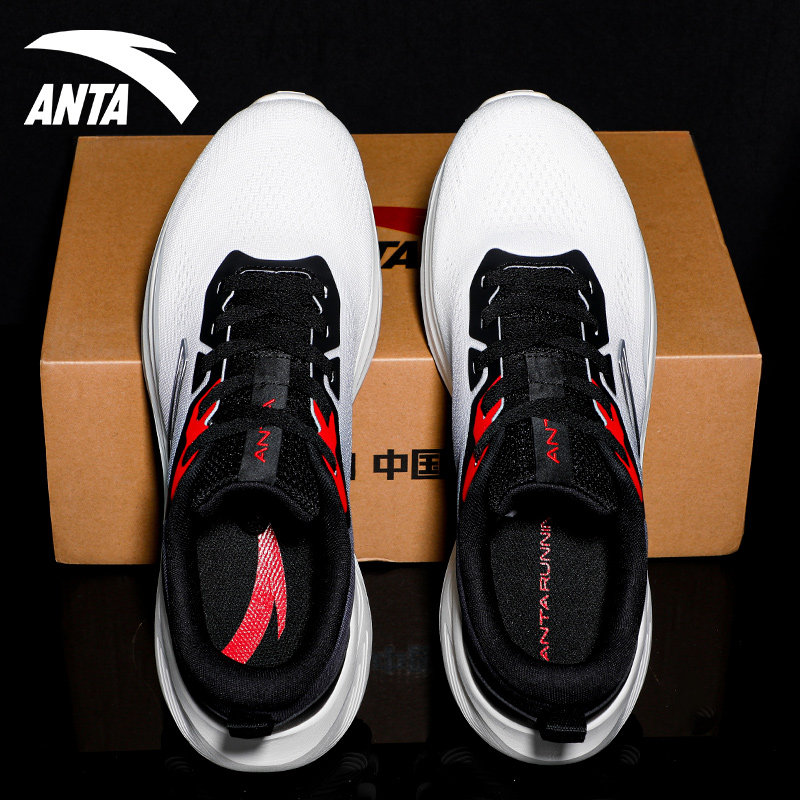 安踏逸尘跑步鞋男软底舒适通勤轻便2026冬季新款官网旗舰运动鞋