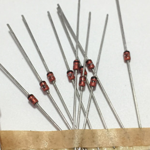 稳压 1N4741 IN4741A 玻璃 稳压管 1W 11V 50只2.4元 实图拍摄