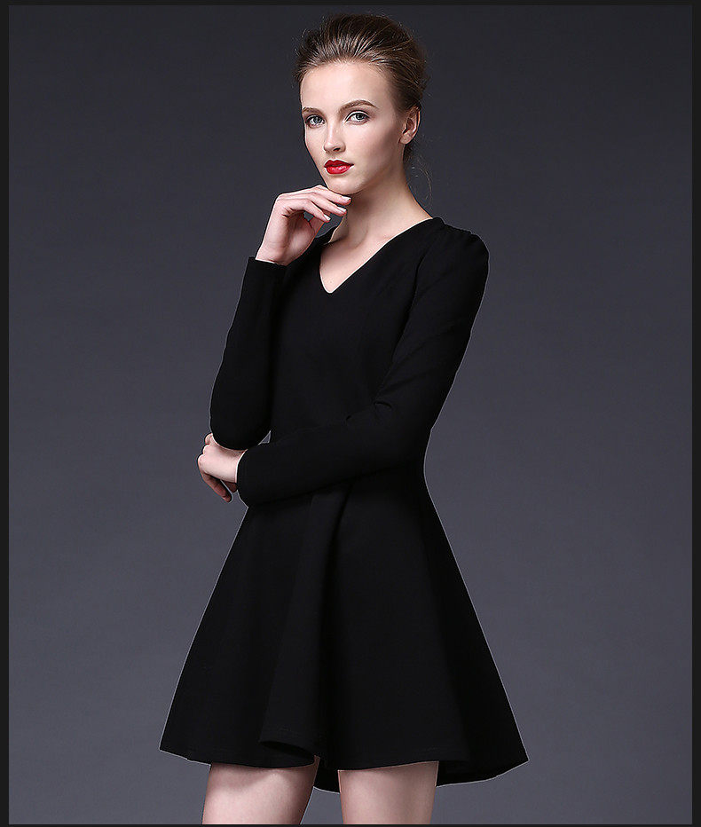 简约小黑裙新款长袖V领拉丁舞蹈连衣裙大码显瘦练功晚礼服打底裙