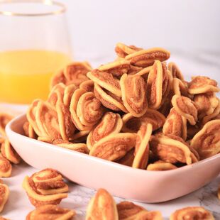 猫耳酥小包老式猫耳朵怀旧网红小零食便宜休闲膨化食品
