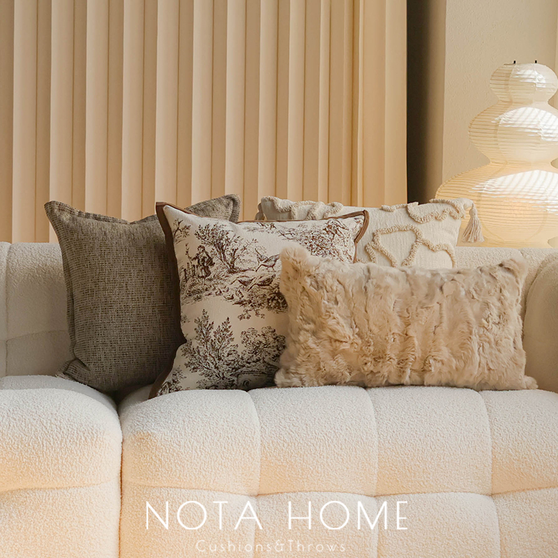 轻奢高级感抱枕毛绒腰枕软装靠枕