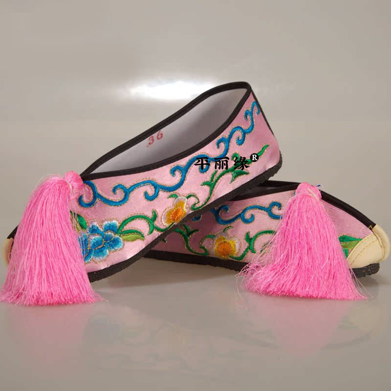 戏曲绣花鞋花旦青衣戏鞋