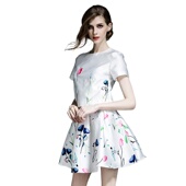 化私人定制 80139新suit刺绣上衣 碎花印花短裙时尚 奈昕个性 套装