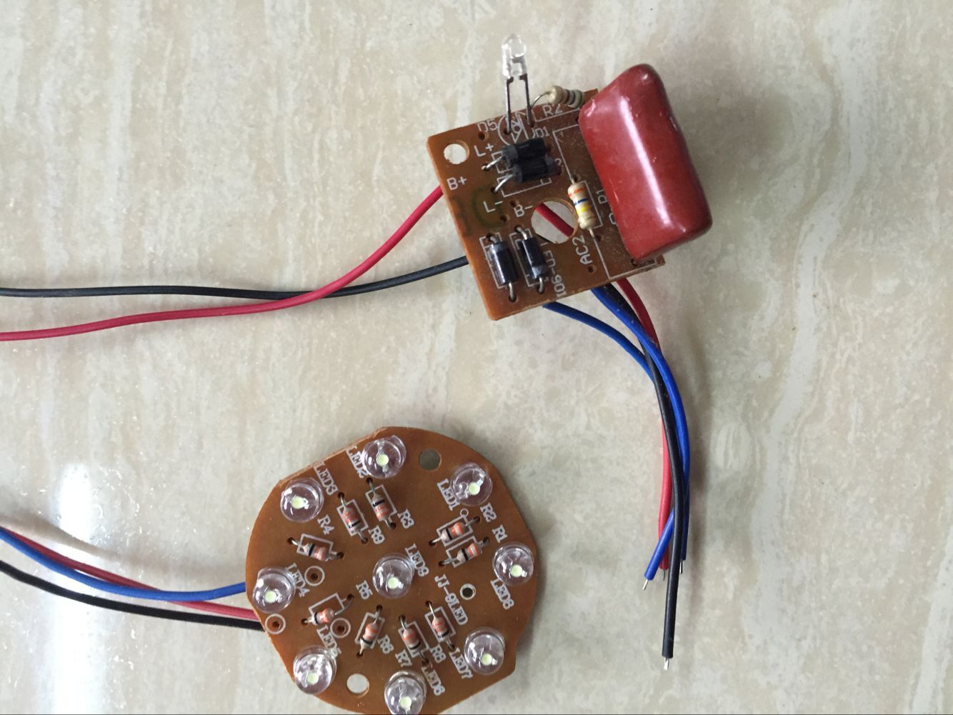 LED手电筒灯板和电源板9粒草帽灯