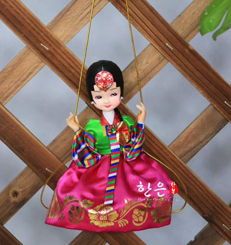 韩国原装进口韩服娃娃/韩国工艺摆设品/荡秋千花童单偶/HE-WW1177
