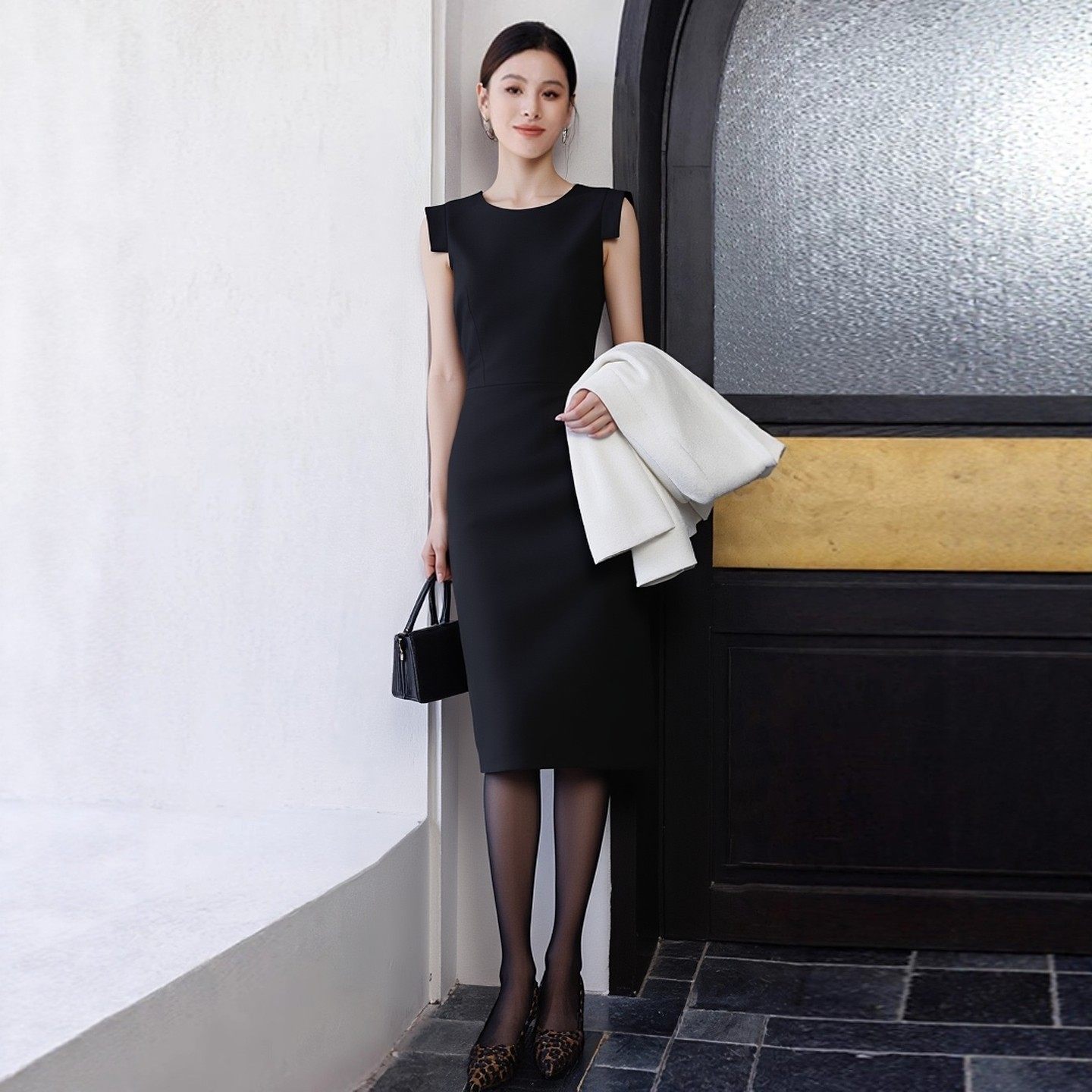 2026春季新款通勤气质小黑裙西装背心直筒包臀一步连衣裙大码女装