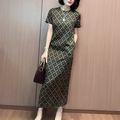 大码梨形显瘦缎面连衣裙法式女