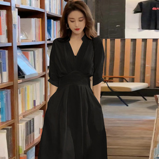 高级感缎面大码女装V领褶皱收腰宽松短袖衬衫连衣裙大摆春夏新款