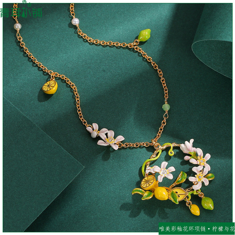 珐琅彩釉白色花柠檬花环短款项链