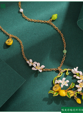 珐琅彩釉白色花柠檬花环短款项链