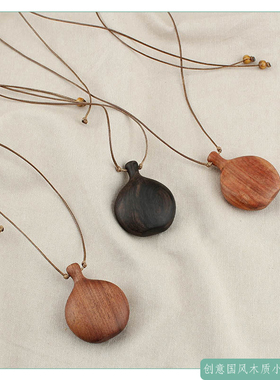 淡雅国风木雕刻小酒壶长款毛衣链