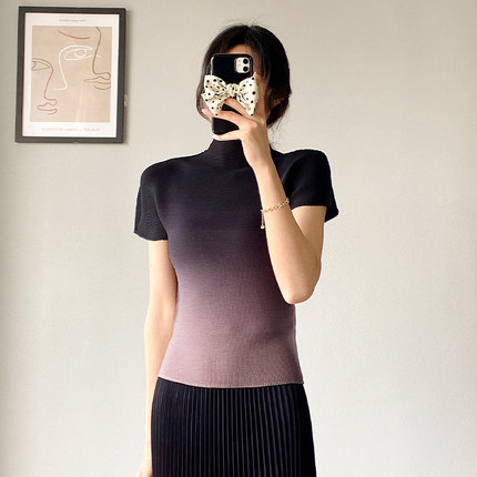 三宅褶皱短袖t恤女夏装新款渐变色上衣修身气质半高领打底衫女士
