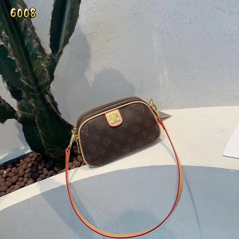 包邮女式斜挎单肩小包时尚新款印花拉链手机包软皮方形多层女包包