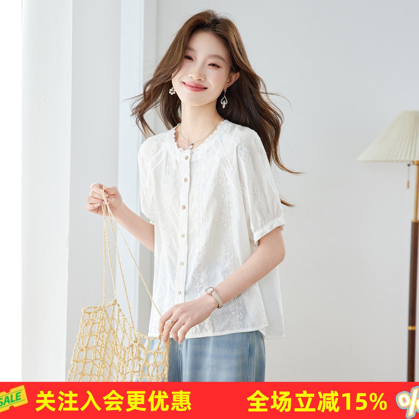 立体剪裁刺绣蕾丝边圆领夏季宽松亲肤优雅减龄显瘦短袖女式衬衫