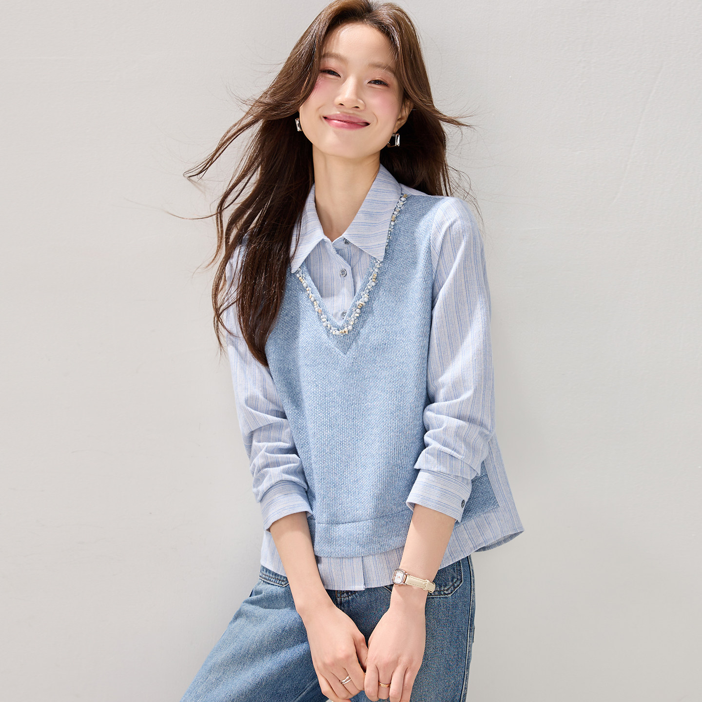 早秋假两件小香珠边V领针织马甲拼接条纹衬衫通勤上衣女式衬衫