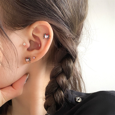 粉色甜心蜘蛛款耳骨钉