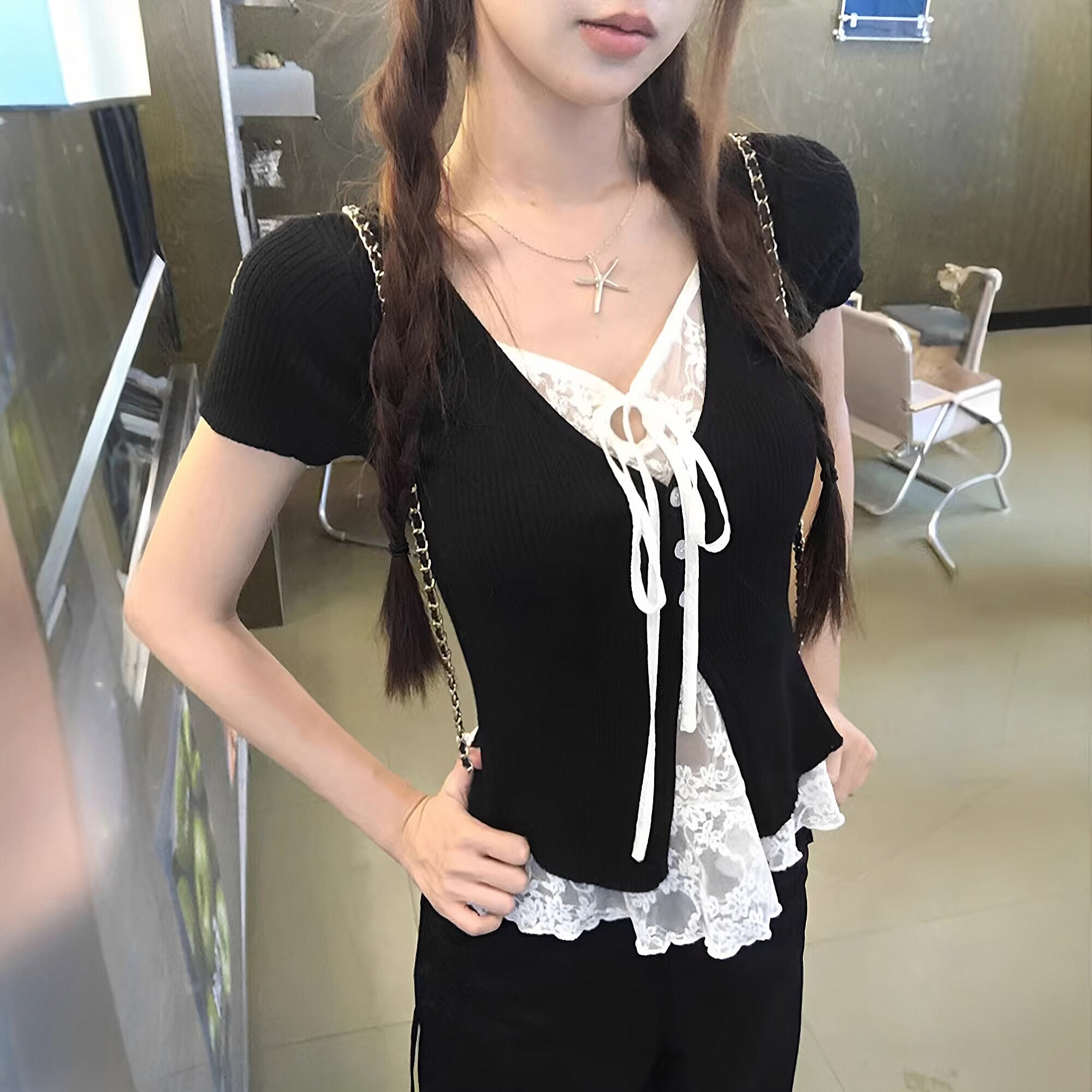 黑色v领蕾丝拼接短袖t恤女修身显瘦夏季新款设计感假两件绝美上衣