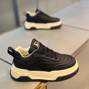 网红爆款男鞋春季潮流百搭厚底休闲鞋青少年韩版黑色皮面运动板鞋