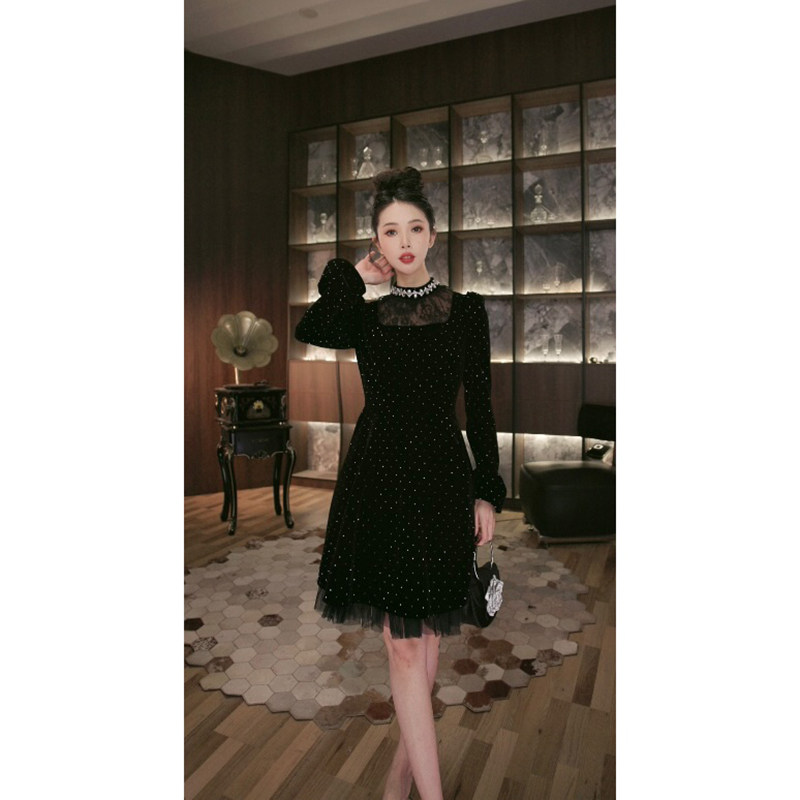高领短款方领丝绒重工a字连衣裙欧洲站气质烫钻名媛小众黑色礼服