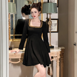 美拉德穿搭轻奢方领短款蓬蓬黑色小黑裙名媛气质长袖高级感连衣裙
