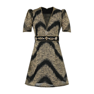 v领收腰a字短款连衣裙田园风减龄显瘦富家千金蓬蓬裙轻奢气质裙子