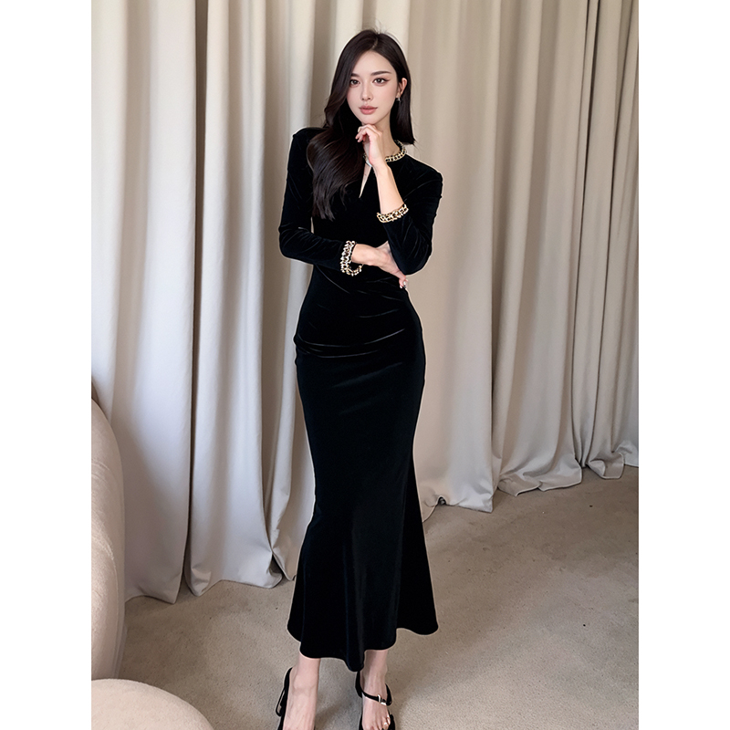 高腰长款鱼尾包臀丝绒连衣裙