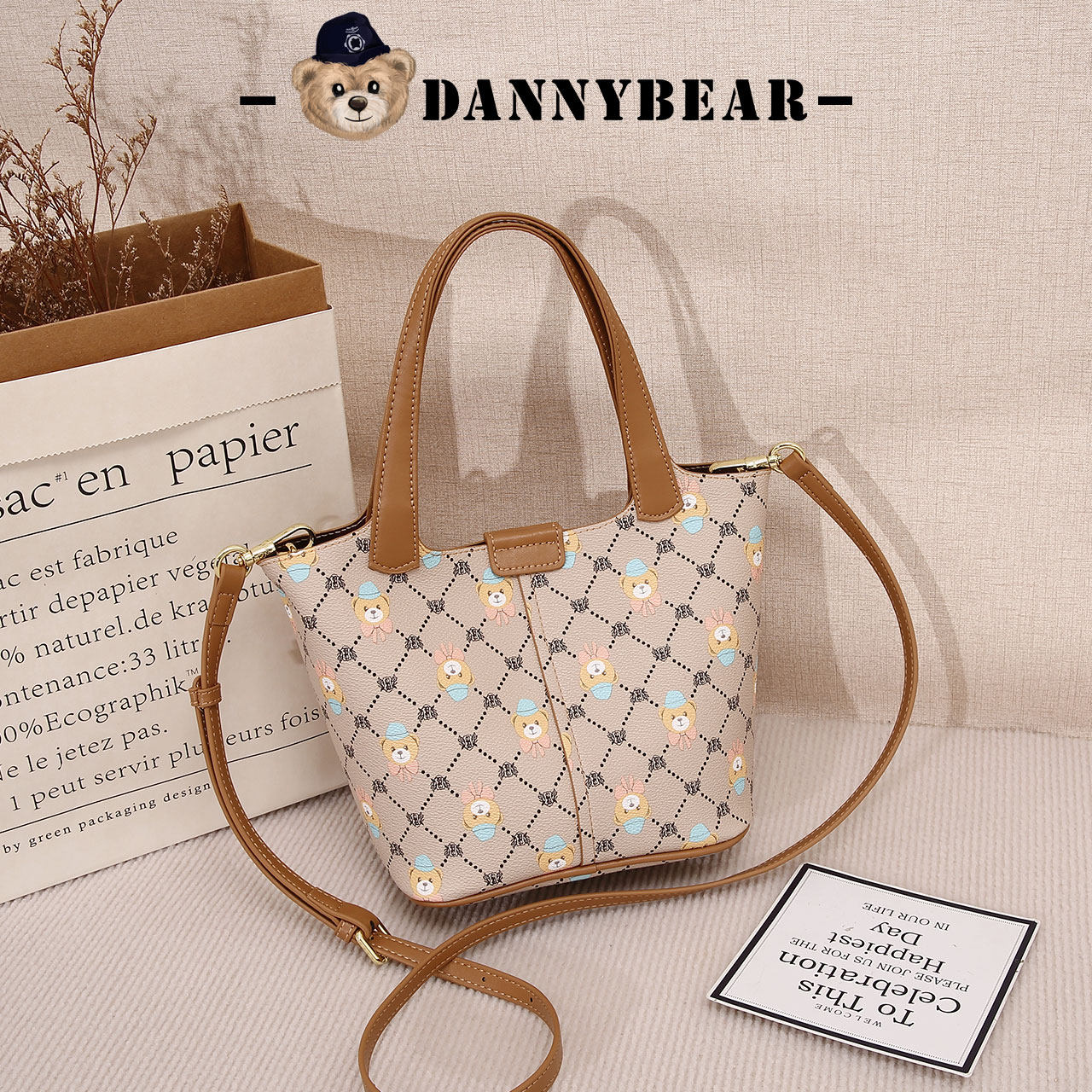 【好物体验专享】丹尼熊手提女斜挎包气质通勤时尚菜篮子PVC包包,箱包皮具/热销女包/男包,通用款女包,淘宝优惠券,粉丝福利购,淘宝优惠卷