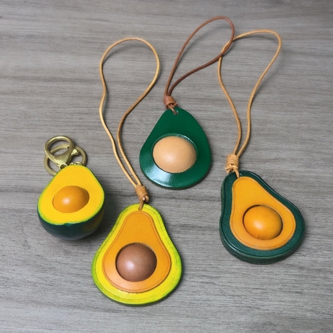 头层牛皮仿真牛油果包包挂件汽车钥匙扣水果包宠仿真创意水果挂饰