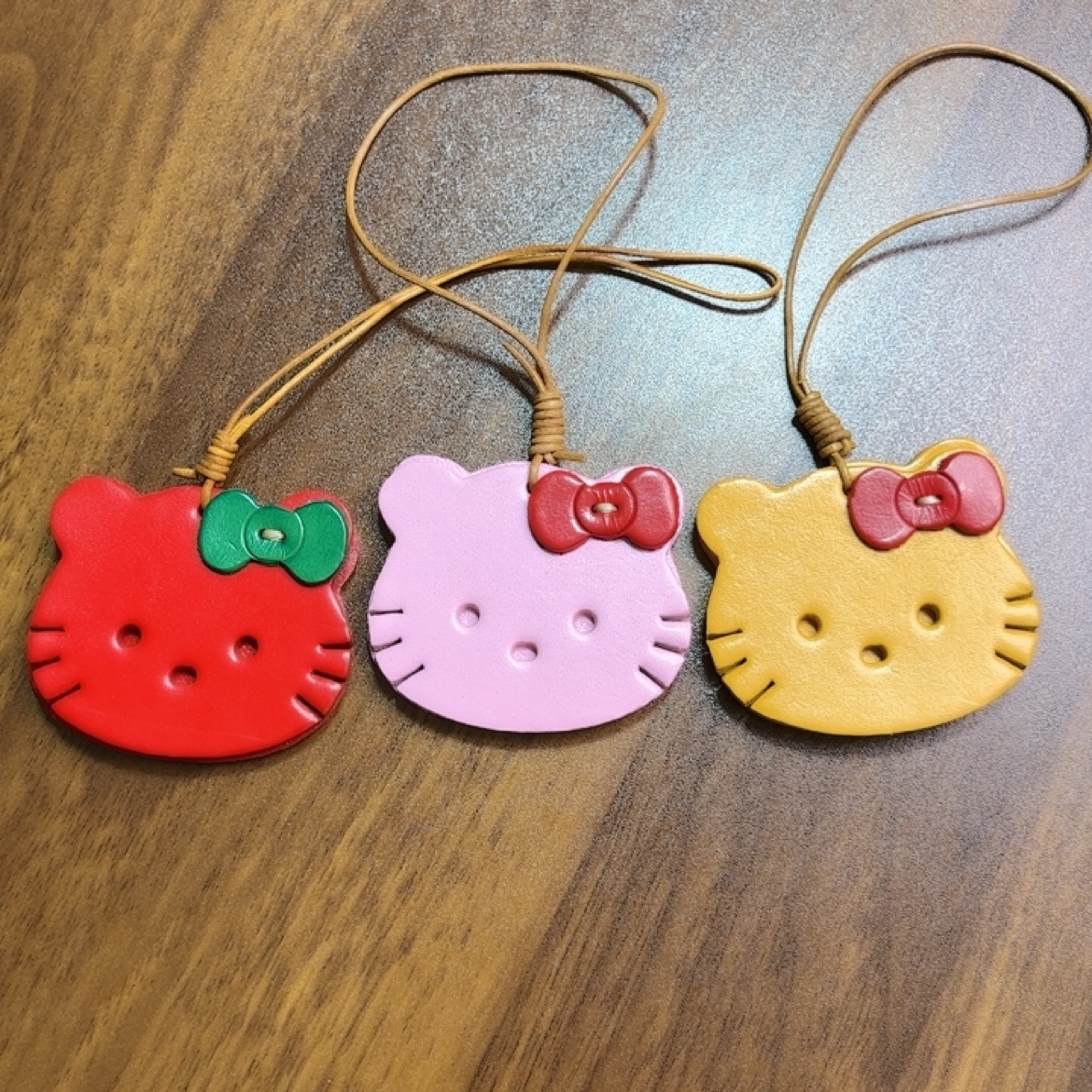 头层牛皮真皮包挂件手工Kt猫挂饰挂件汽车挂件包宠动漫凯蒂猫包挂