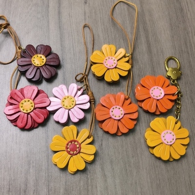 小雏菊头层牛皮太阳花包挂件手工真皮钥匙扣挂饰可爱卡通汽车钥匙