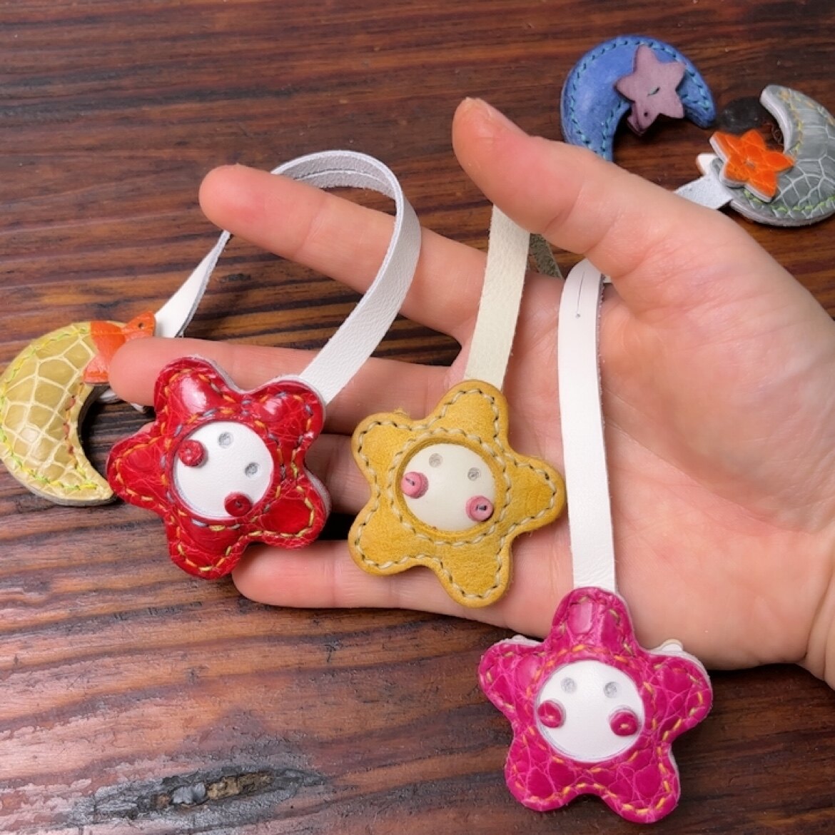 手工制作阿拉斯加雾蜡皮挂件星星月亮包挂钥匙扣稀有皮星月亮挂饰