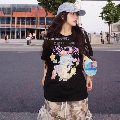 正品动漫插图印花宽松休闲短袖T