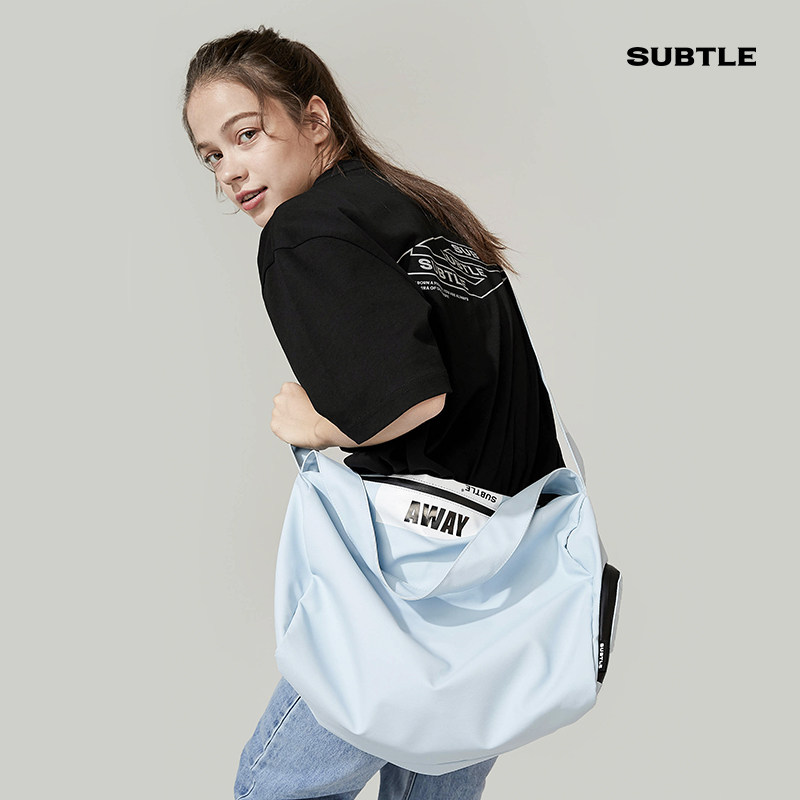 SUBTLE EQUS SPORTS & FITNESS BAG WOMENS SINGLE SHOULDER CROSSBODY BAG MENS TREND INS LARGE CAPACITY LEISURE TRAVEL BAG