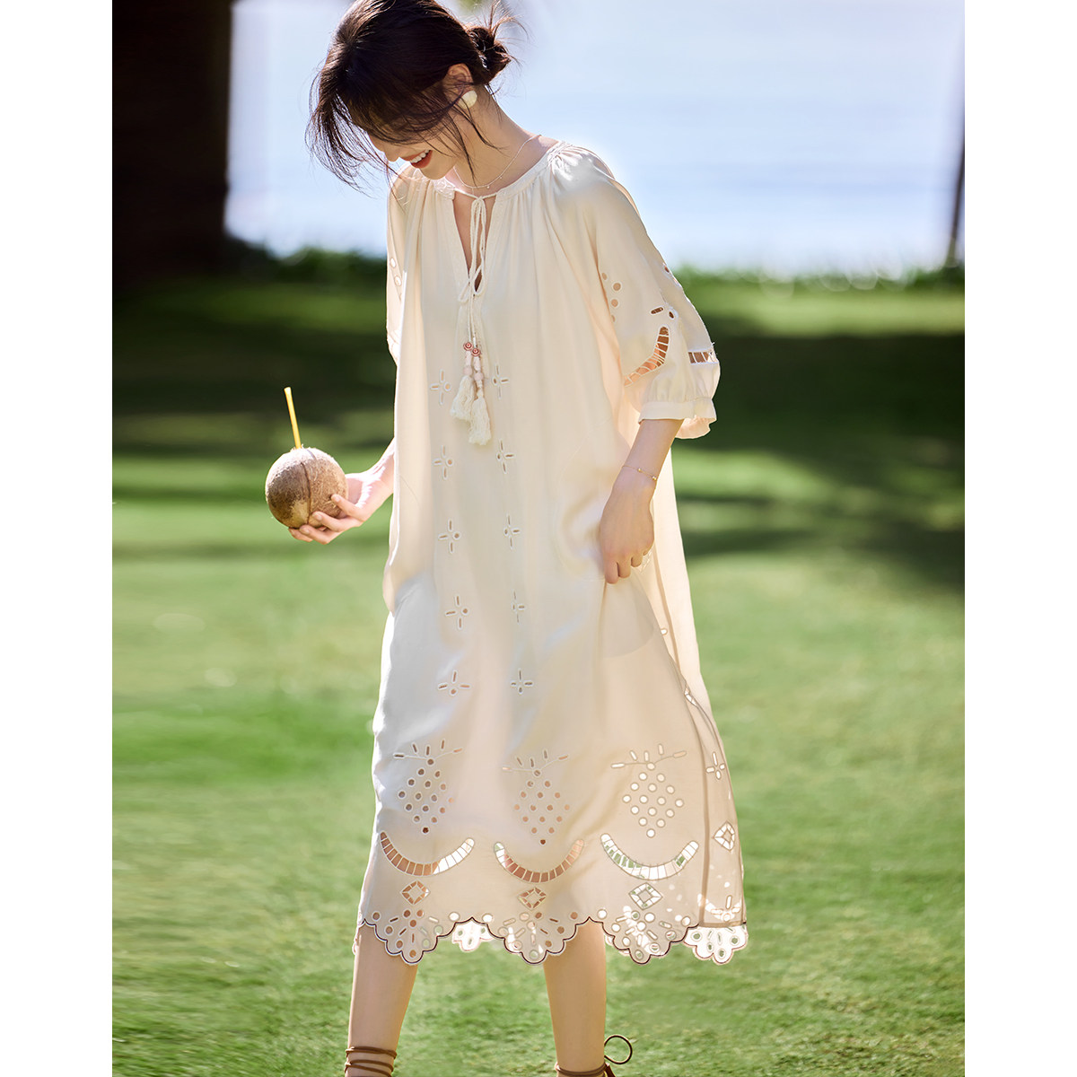 XWI欣未波西米亚度假风镂空刺绣连衣裙女夏新款流苏宽松遮肉长裙,女装/女士精品,连衣裙,淘宝优惠券,粉丝福利购,淘宝优惠卷