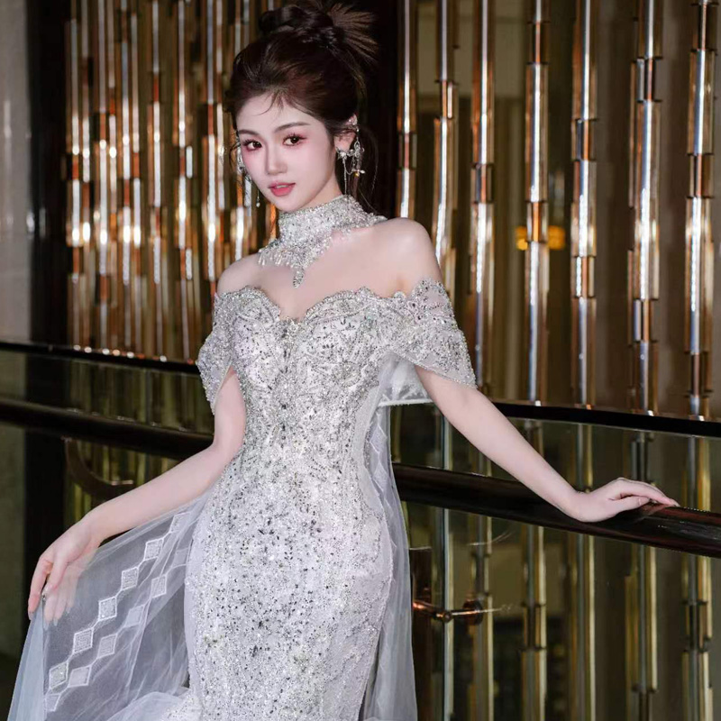 重工婚服婚纱鱼尾婚纱礼服法式2024新款新娘主婚纱长袖鱼尾迎宾纱