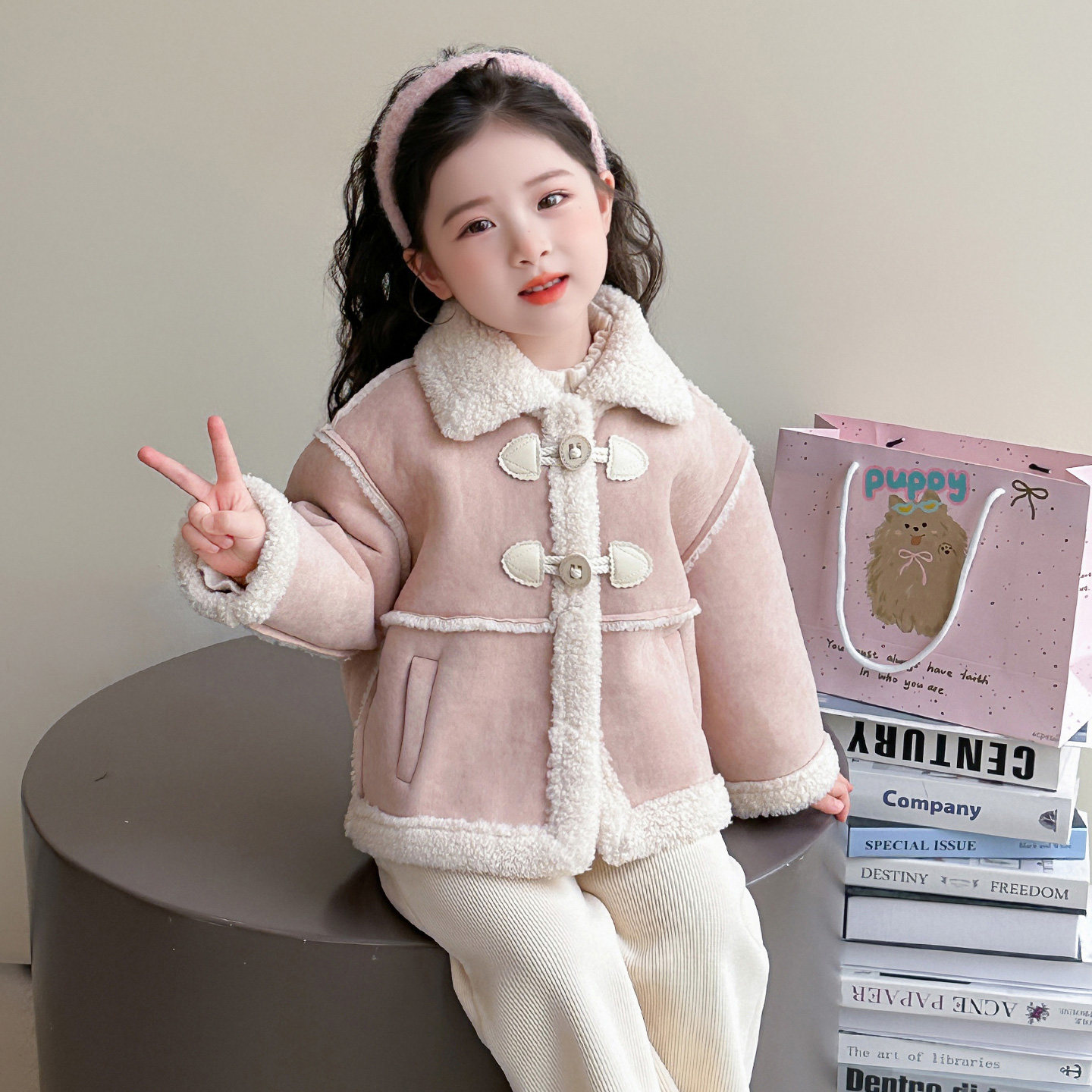 女童外套初冬装2026新款秋冬季儿童鹿皮绒加厚女宝宝皮毛一体加绒