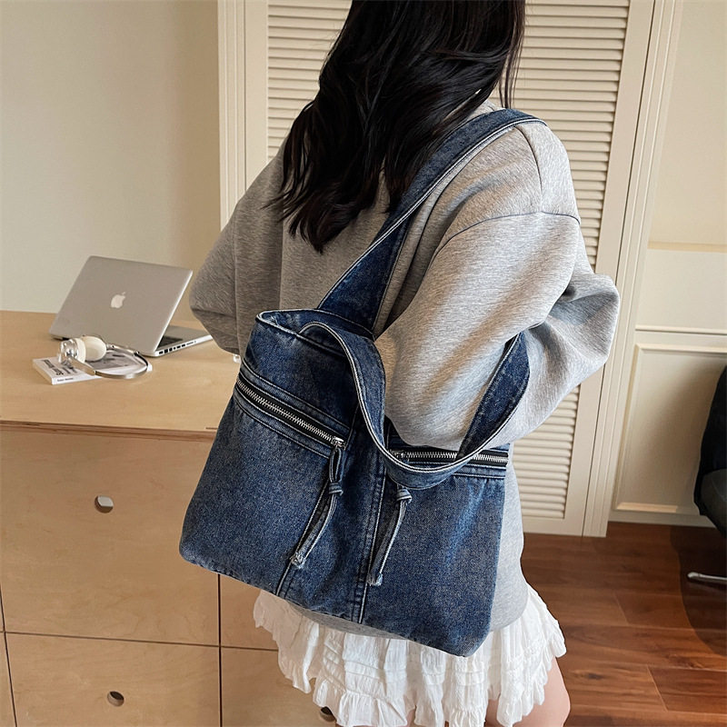 韩版ins新款高级感港风复古牛仔托特包女轻便逛街大容量斜挎包