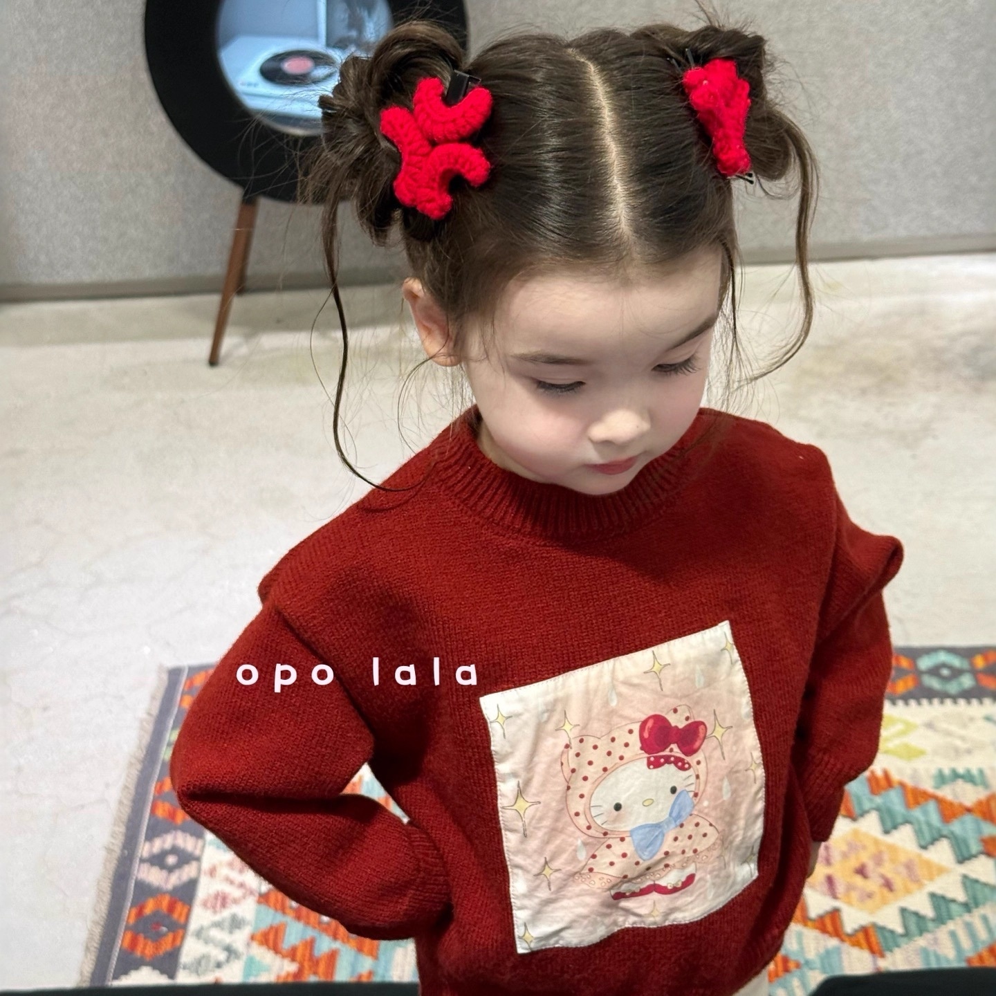 女童深秋款红色毛衣外套