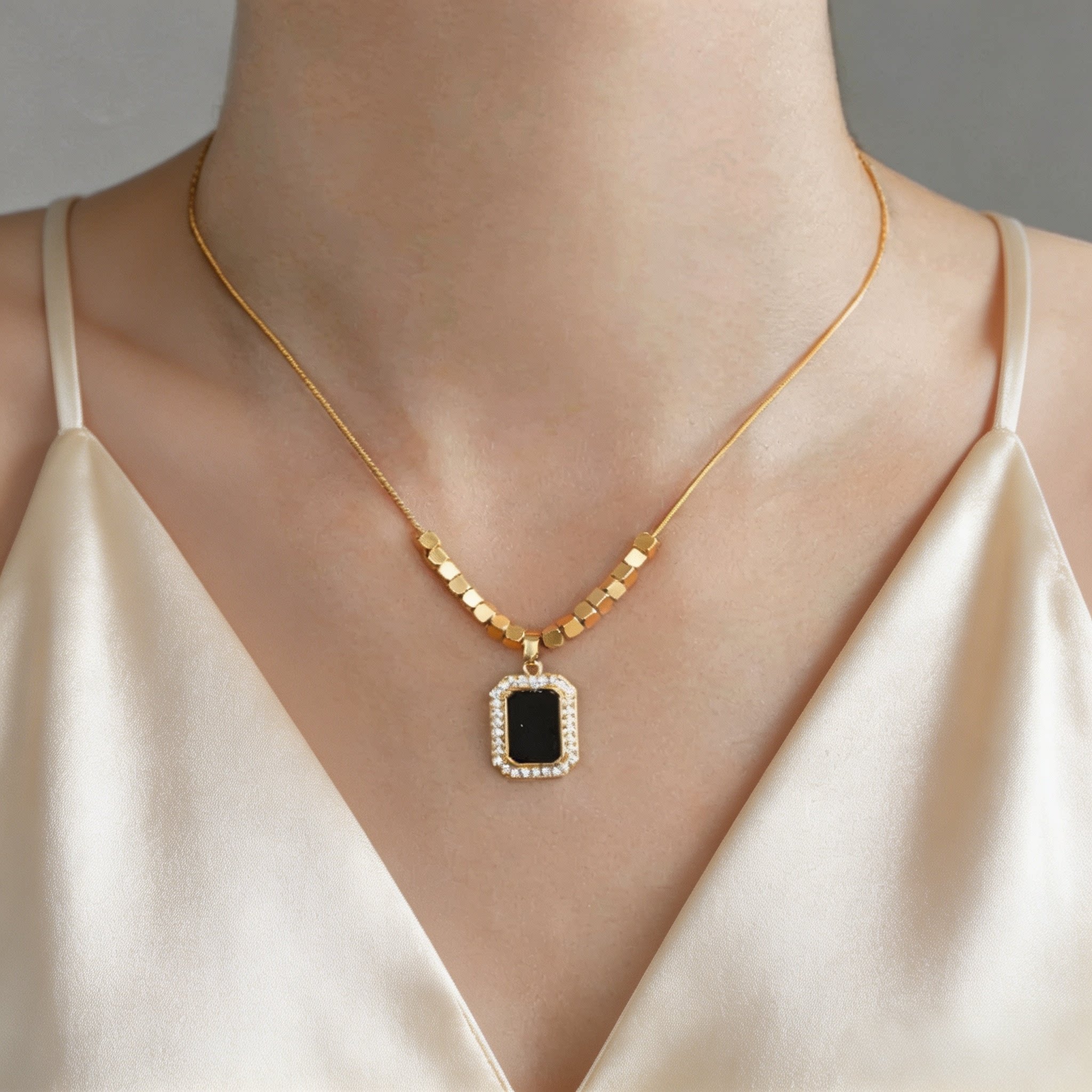 KLZ无事牌高端不掉色黑玛瑙方牌小众项链时尚毛衣大气欧美锁骨链