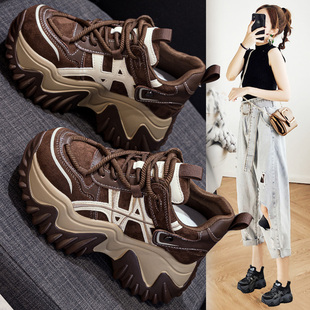 厚底老爹鞋女2026新款超火冬季加绒百搭不累脚小个子增高运动休闲